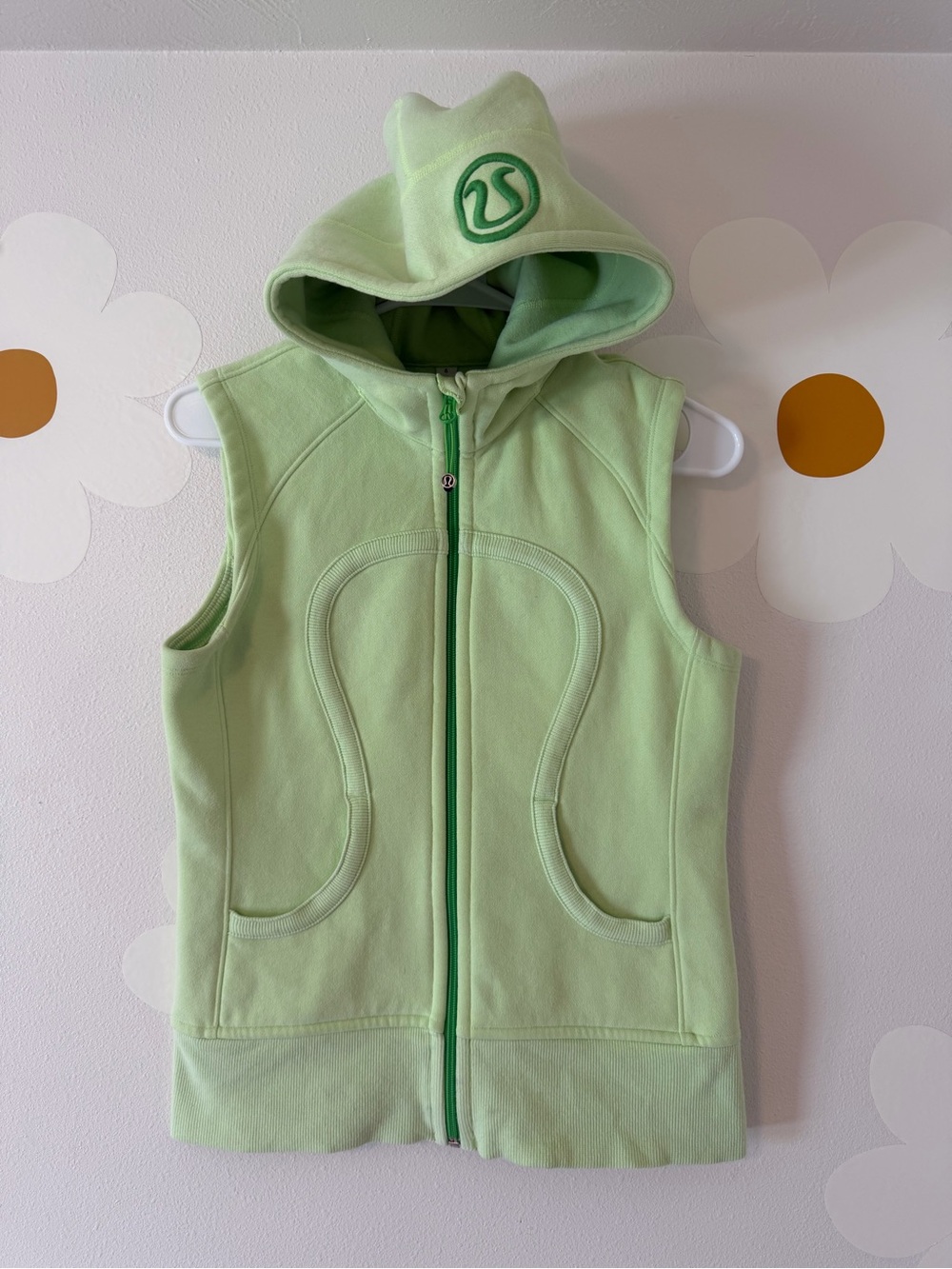 Lululemon RARE Scuba Sleeveless Hoodie Vest Suns Out Guns Out Pastel Lime Green - Picture 3 of 13
